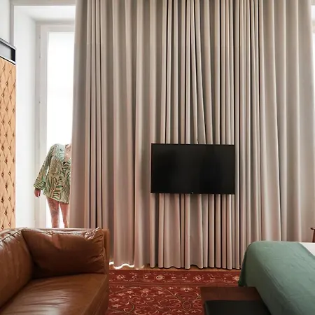 Cais Urban 4*