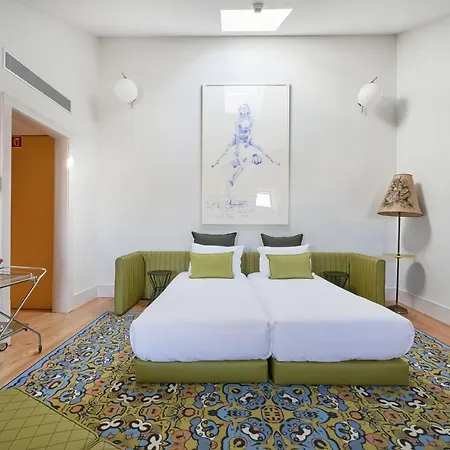 Cais Urban Apart-hotel 4*