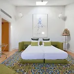 Cais Urban Aparthotel 4*