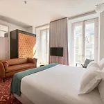Cais Urban Aparthotel 4*