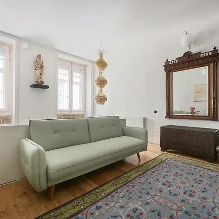Cais Urban Apart-hotel 4*