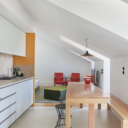 Cais Urban Aparthotel 4*